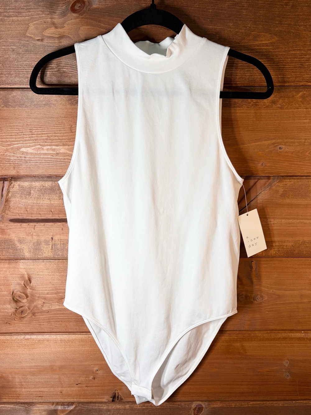 🤍 White Sleeveless Stretchy Mock Neck Bodysuit Size Large